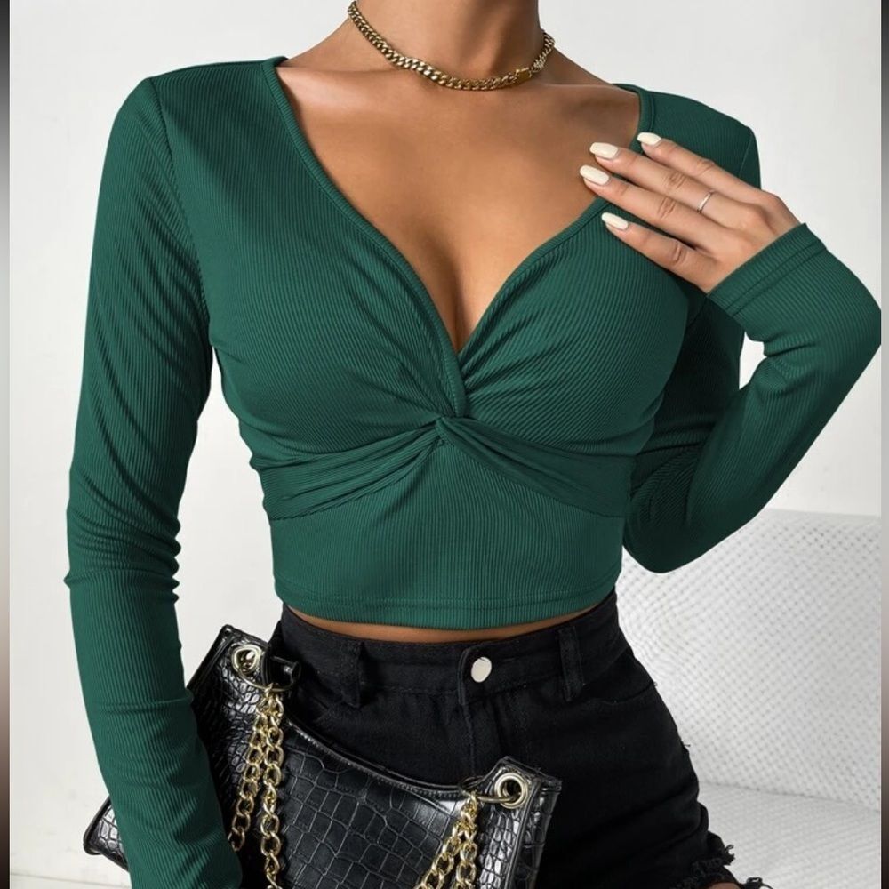 NWT SHEIN SHEIN Frenchy Twist Front Rib-knit Crop Tee Color: Dark Green Size XS